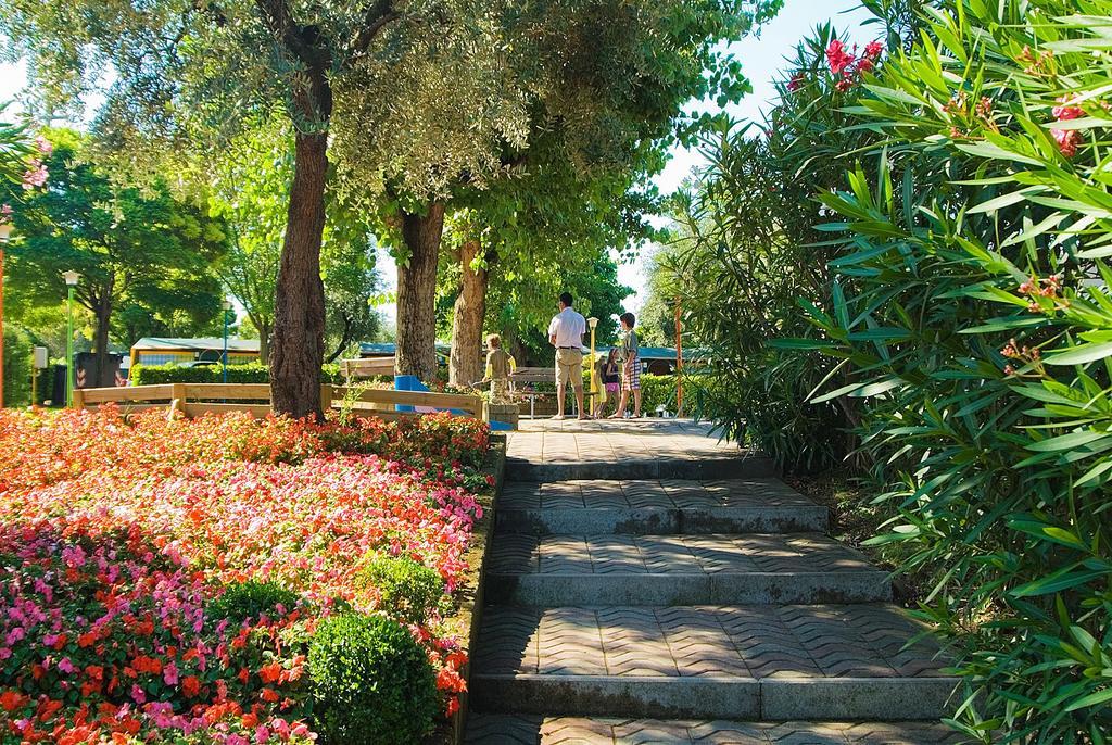 Camping Cisano - San Vito Bardolino Exterior photo
